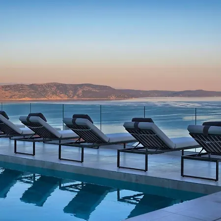 Villa Ateneum With Sea View, Jacuzzi And Infinity Pool